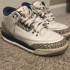 Jordan 3 true blues size 6.5